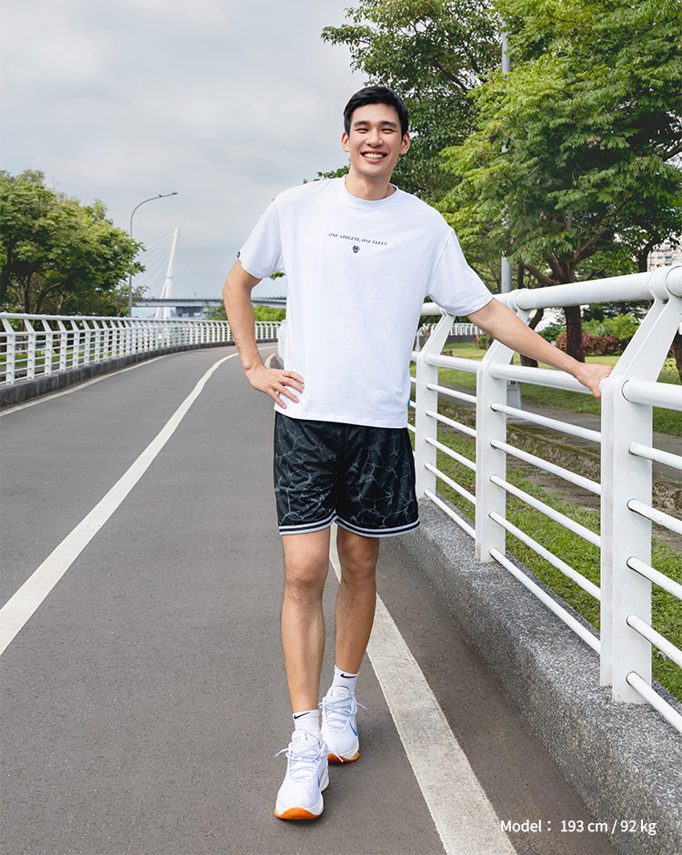Slogan Oversized Tee / 口號彈力落肩短Tee 黑